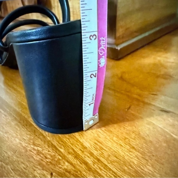 NWOT Nordstrom Rack Women’s healed Sandals shoes - Picture 9 of 9